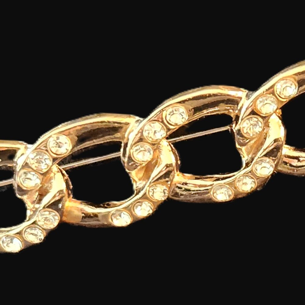 CURB CHAIN Equestrian PIN in goldtone with clear stones by ORNAMENTS